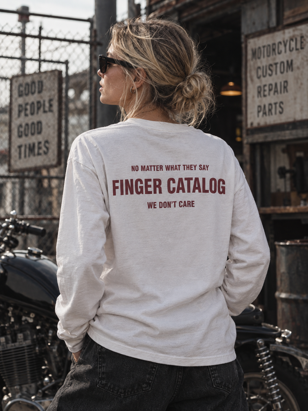 俺たち気にしないバックTシャツ