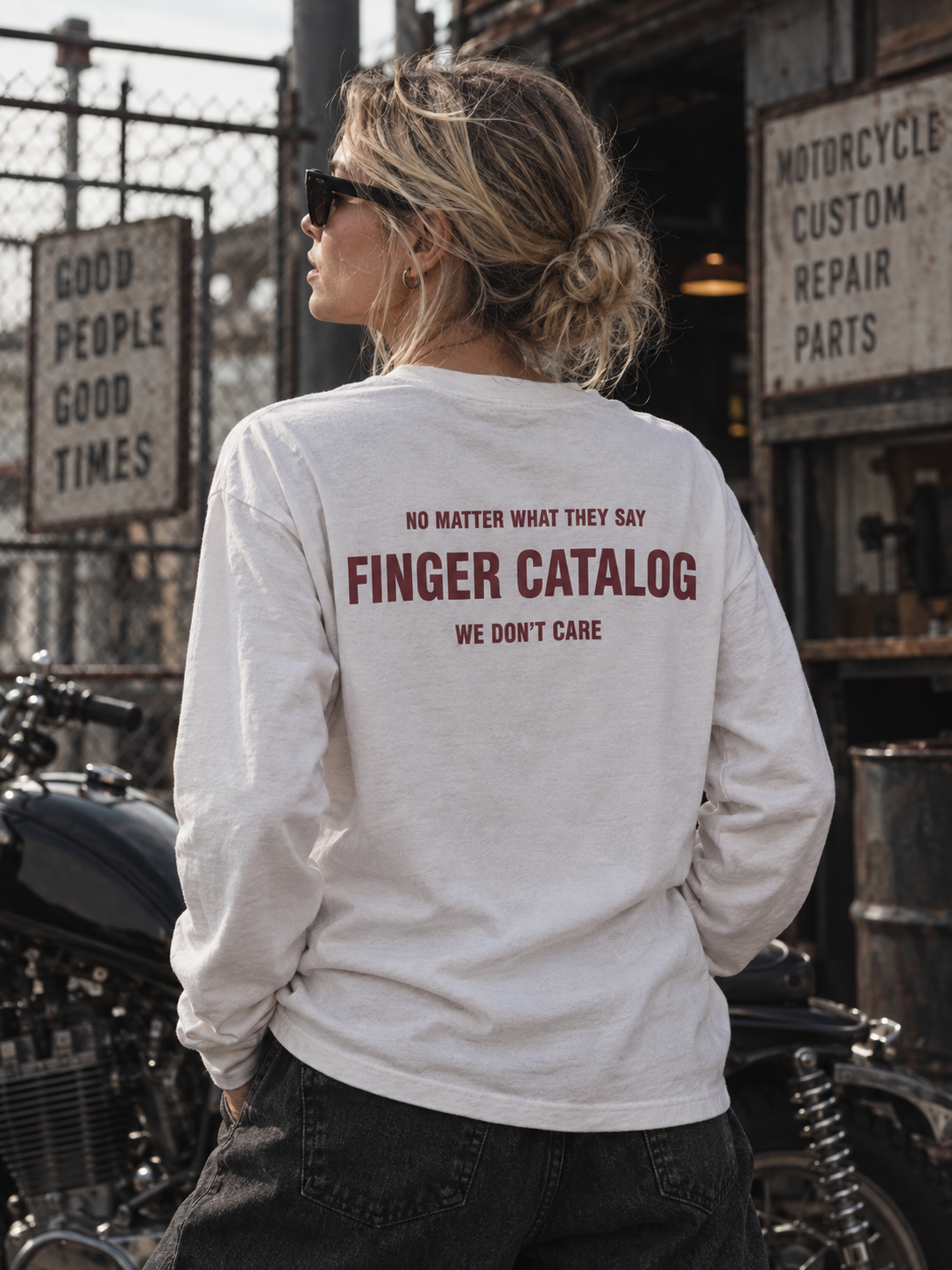 俺たち気にしないバックTシャツ