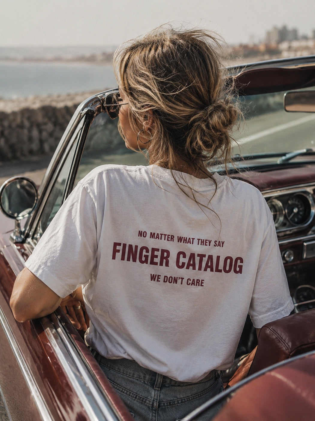 俺たち気にしないバックTシャツ